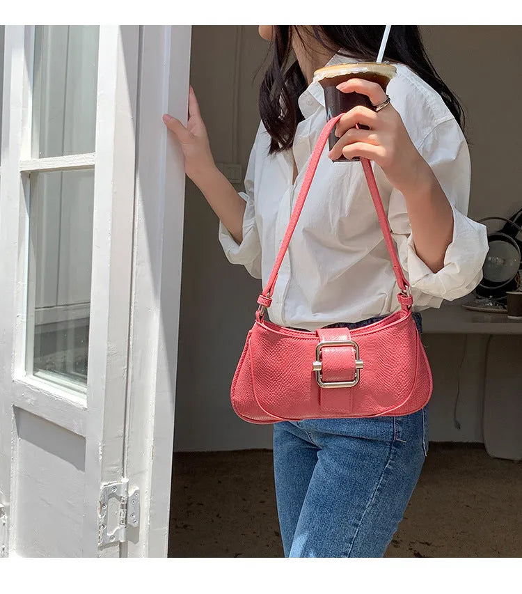 Retro underarm baguette bag in PU with high-grade stitching, sandwich pocket, and phone pocket