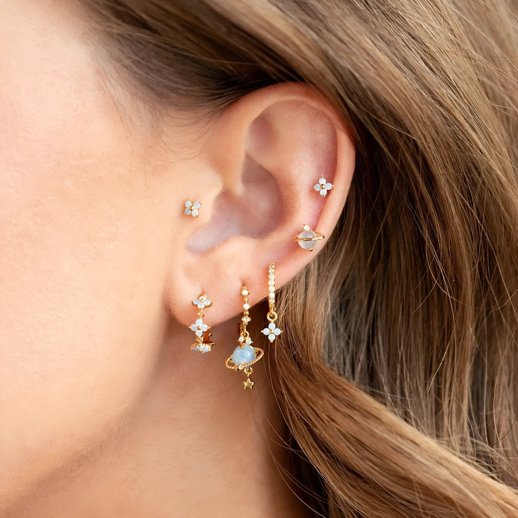 Gold and silver flower stud earrings with zircon detail in Japanese Korean sweet girl style.