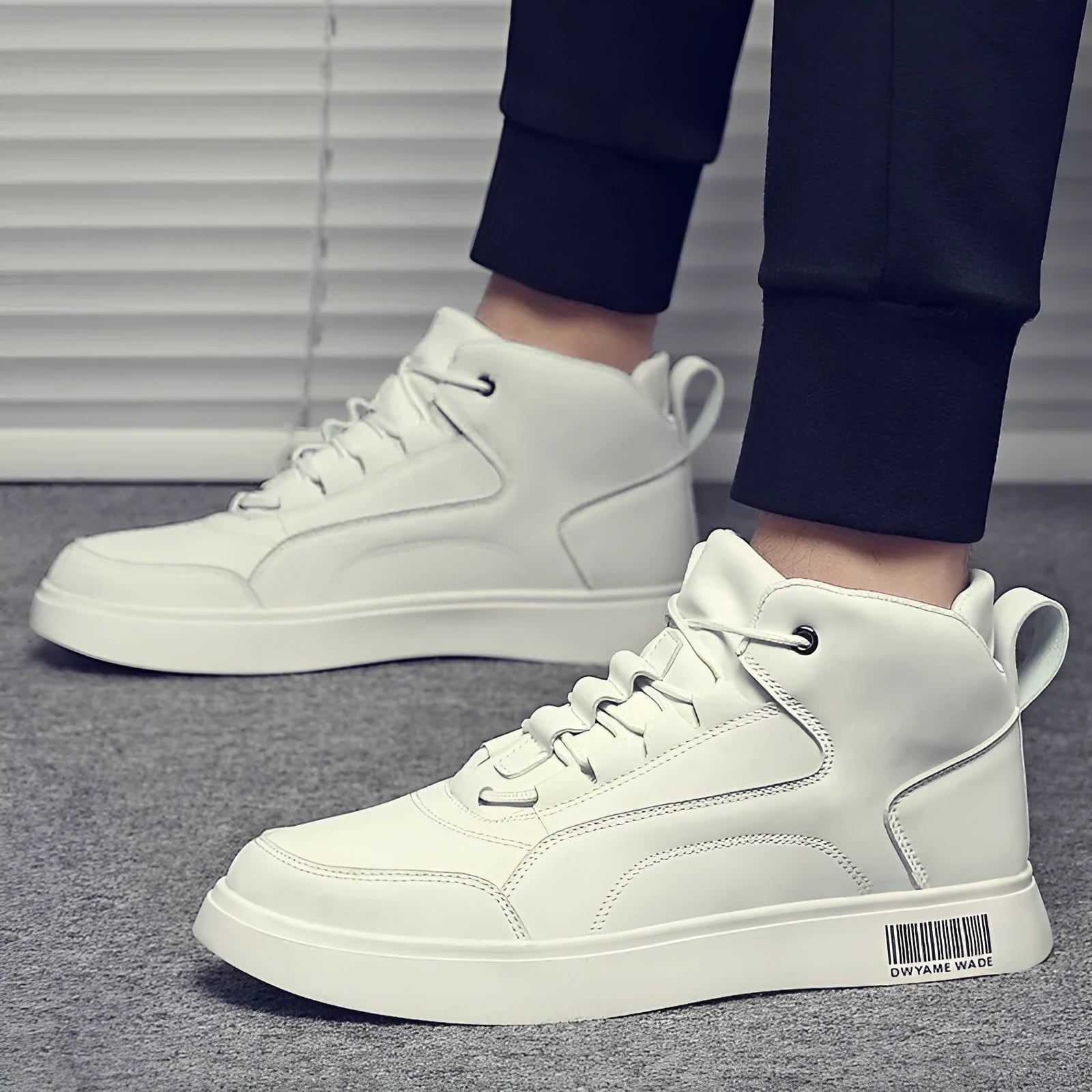 Men's white mid-top sports board shoes with lace-up front and rubber sole