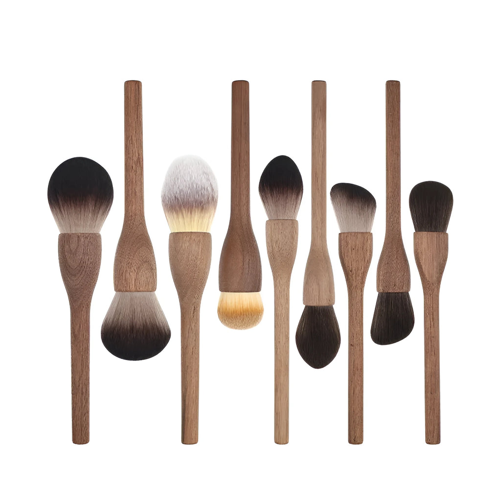Handmade makeup brush with walnut handle and soft man-made fibre hair, 17.8 cm to 19.8 cm, for blush highlight and contour powder
