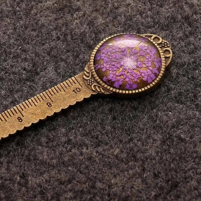 Handmade dried gypsophila flower bookmark ruler with lace flowers and four-leaf clover design
