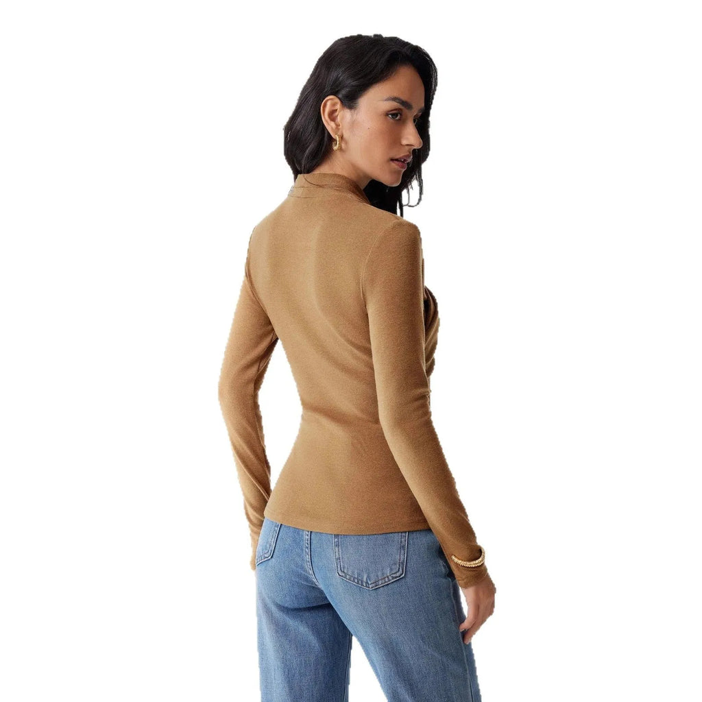 Camel-coloured women's slim fit pullover sweater with long sleeves.