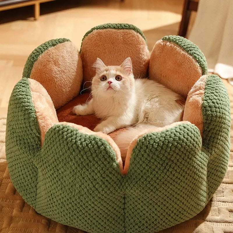 Green cactus petal shaped pet kennel mat with soft plush interior for cats and dogs
