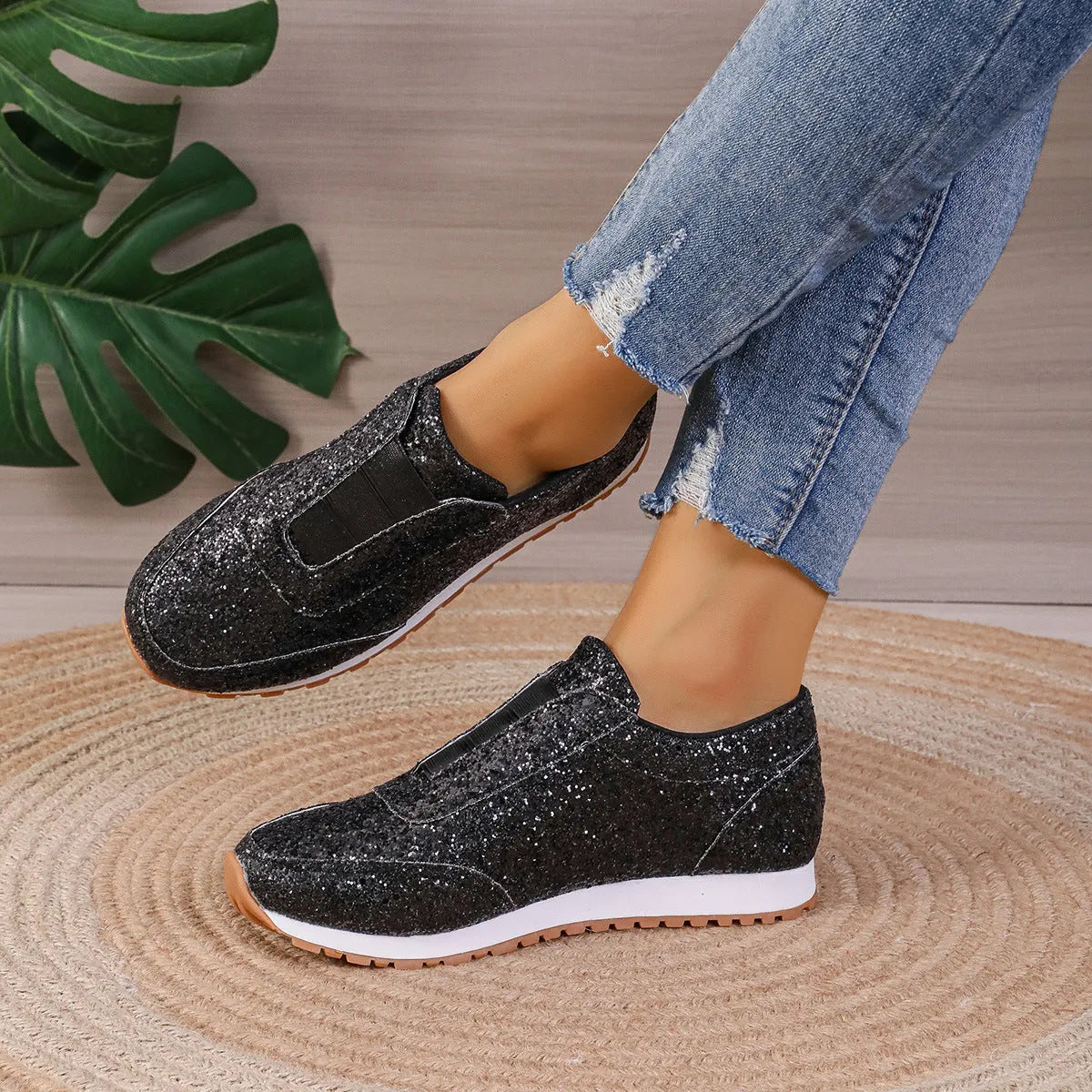 Gold silver sequined slip-on flat shoes with round toe and rubber sole