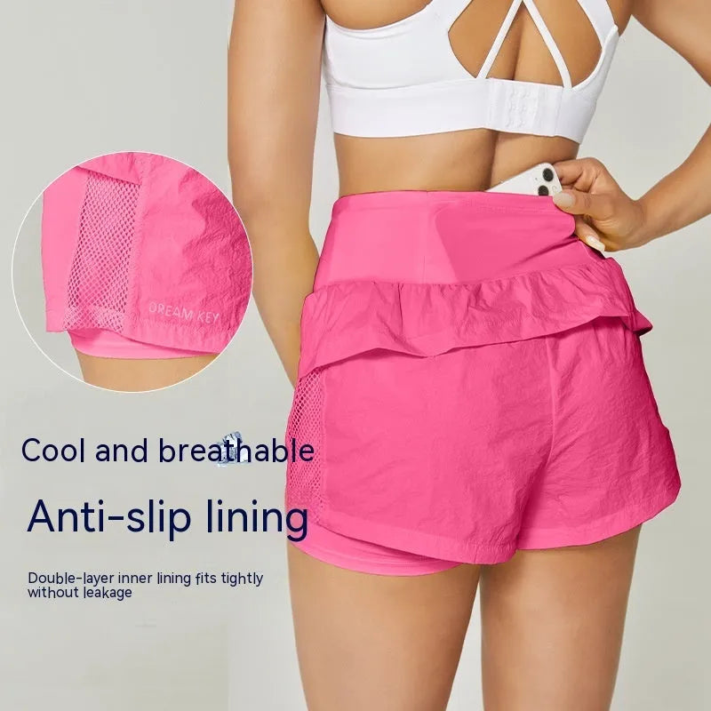 Women's cotton blend sports shorts in loose fit with quick-drying function
