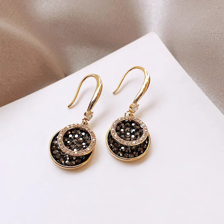 Black geometric round piece alloy earrings with retro Hong Kong style, 3.6cm length