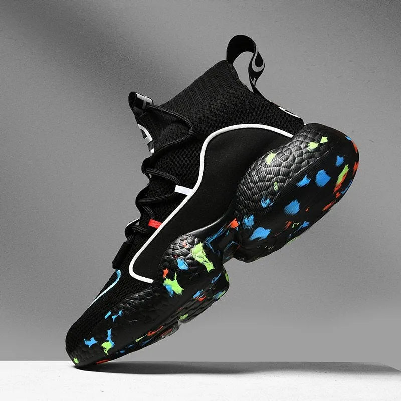 Men's camouflage pattern sneakers with mesh upper and flat vulcanised rubber sole.