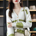 Women's V-neck cardigan with 3D striped pattern in slim fit free size