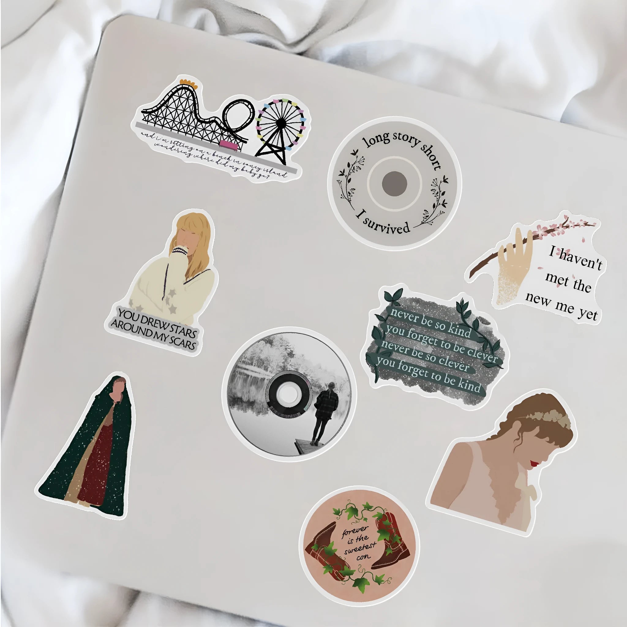 50 sheets of waterproof graffiti cartoon stickers measuring 4-6cm for luggage and notebooks