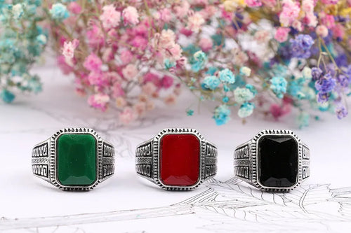 Alloy geometric ring with electroplated finish and artificial gem inlay in ancient silver colour, size 8
