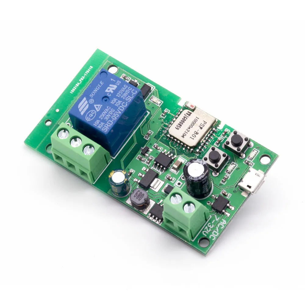 SMG-WF01-7-32V one-channel Wi-Fi relay module with USB port and PCB antenna.