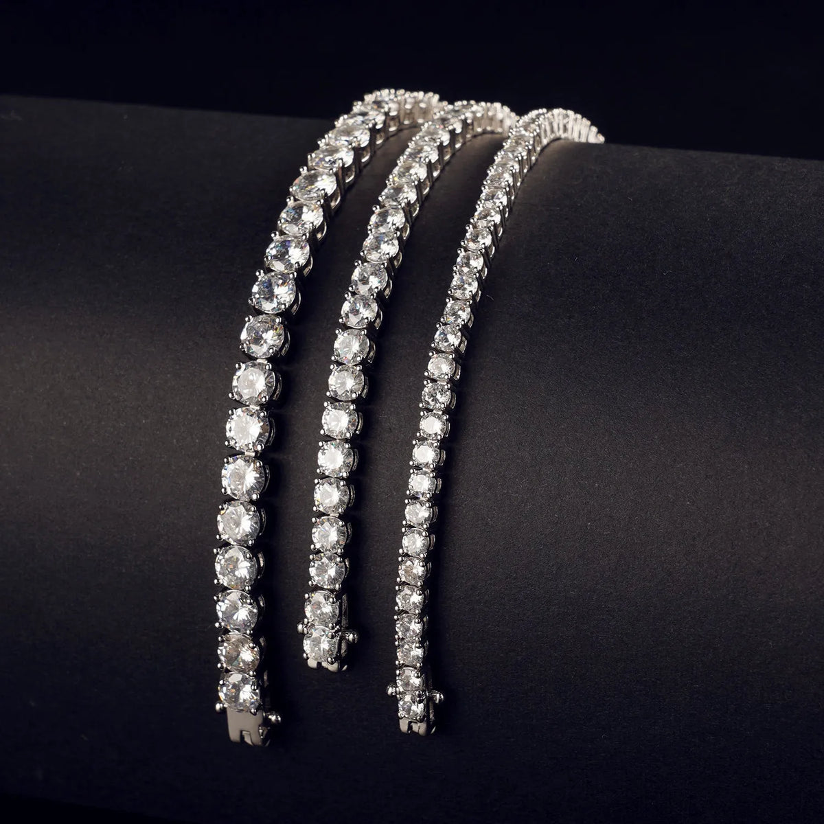 Real gold electroplated bracelet in white colour, simple bracelet jewellery with gold-plated finish