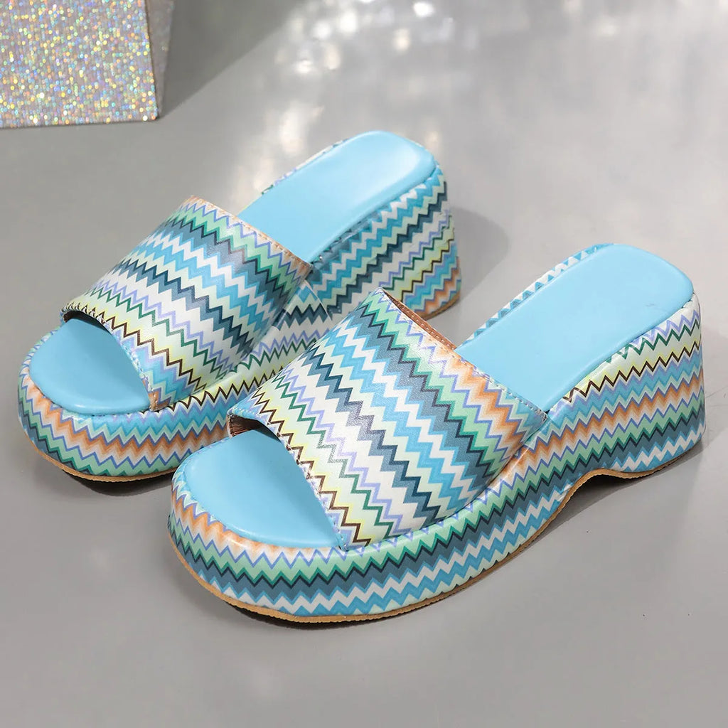 Women's wedge sandals with colourful wave print, thick rubber sole and fish mouth toe shape