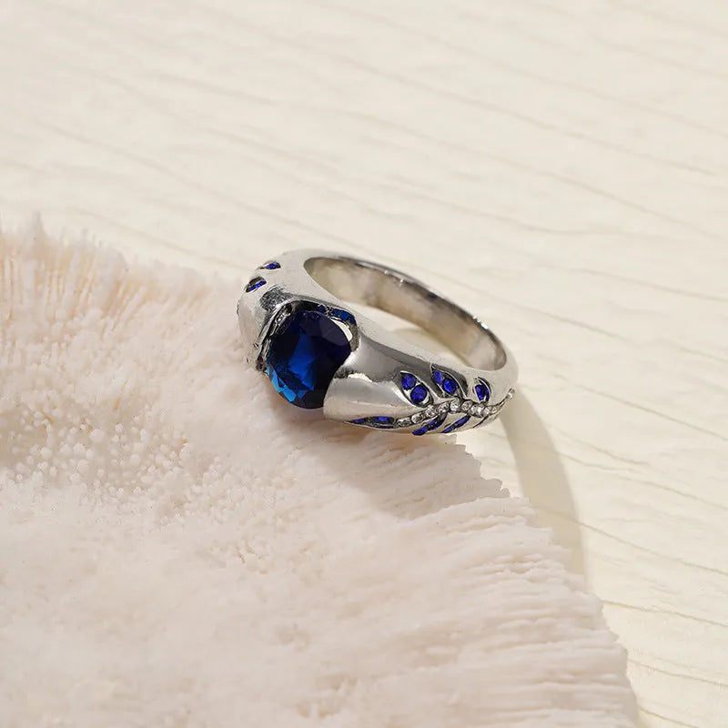 Leaf style zirconium inlaid ring for women in gold colour simple geometric design