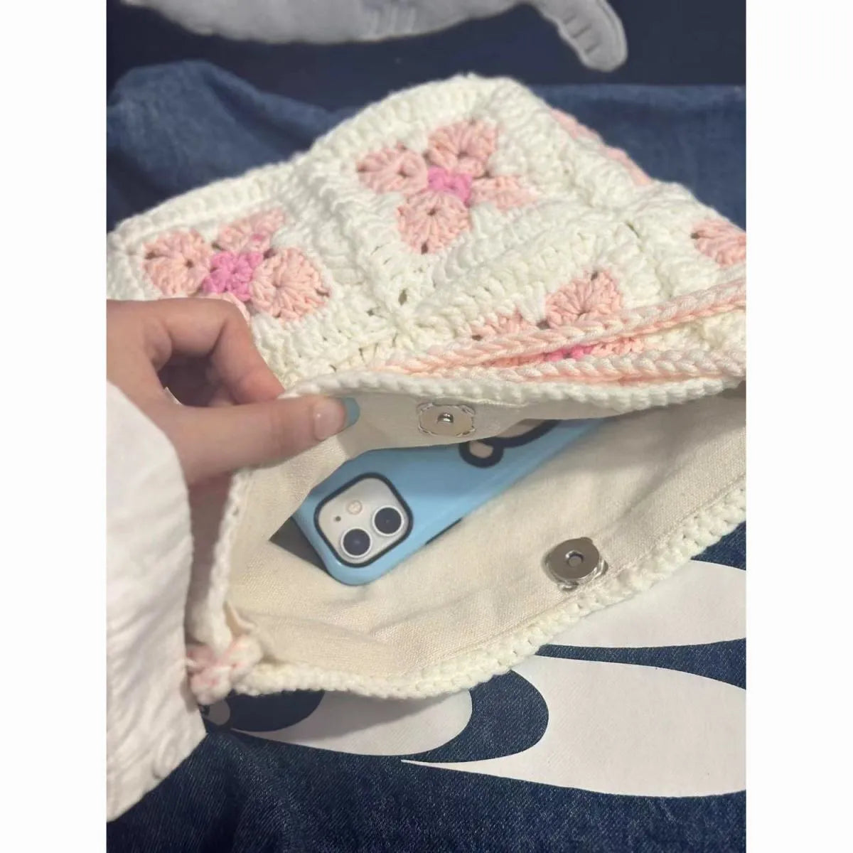 Handmade crochet cherry blossom handbag with magnetic buckle closure in cotton yarn