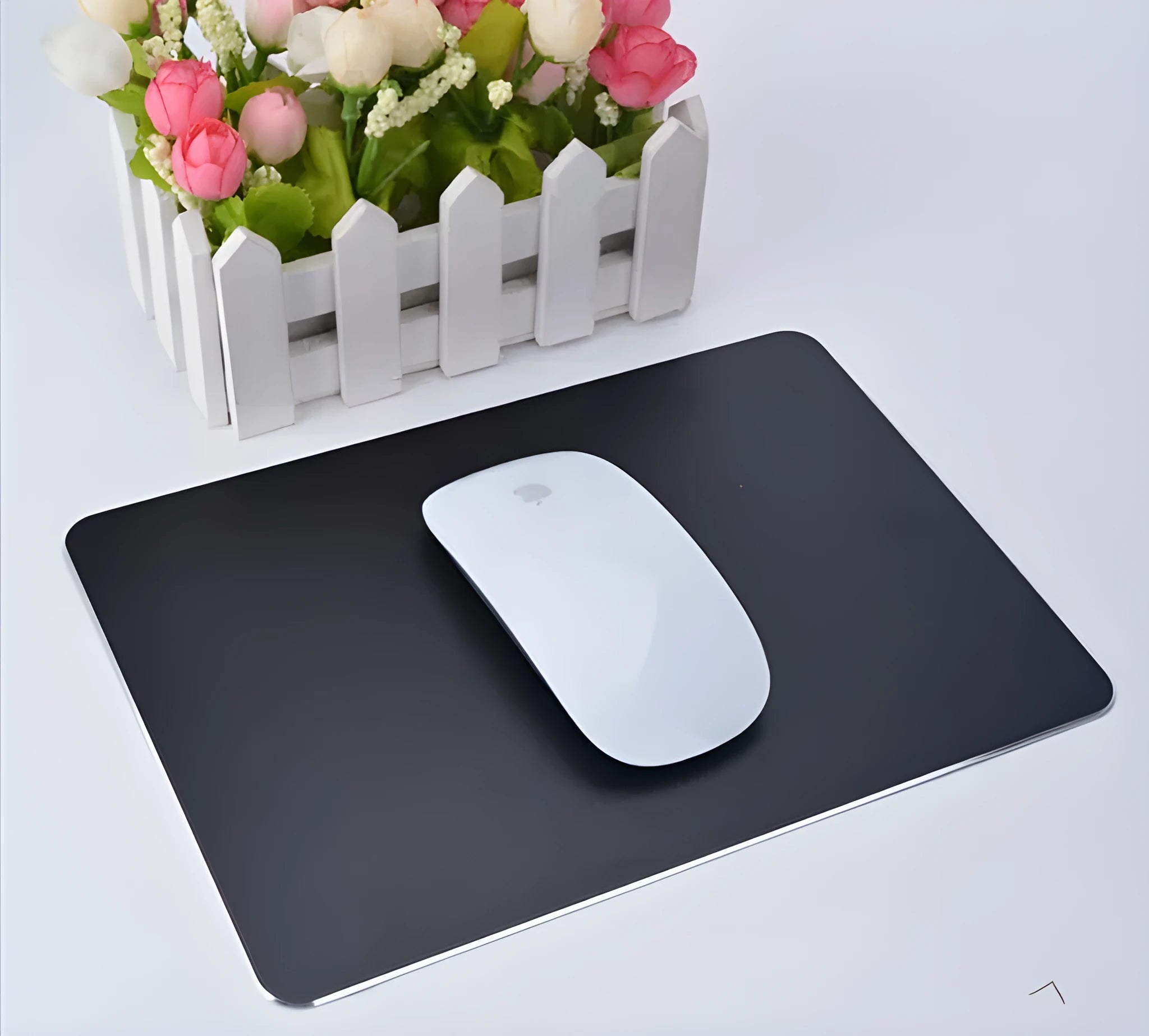 Alloy mouse pad 250x200mm in silver colour with smooth metal surface and non-slip base