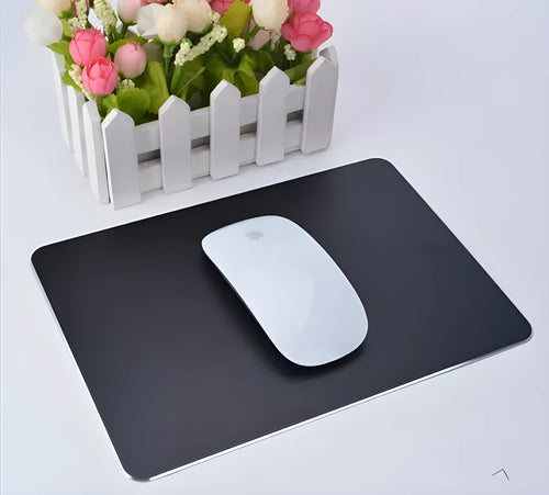 Alloy mouse pad 250x200mm in silver colour with smooth metal surface and non-slip base