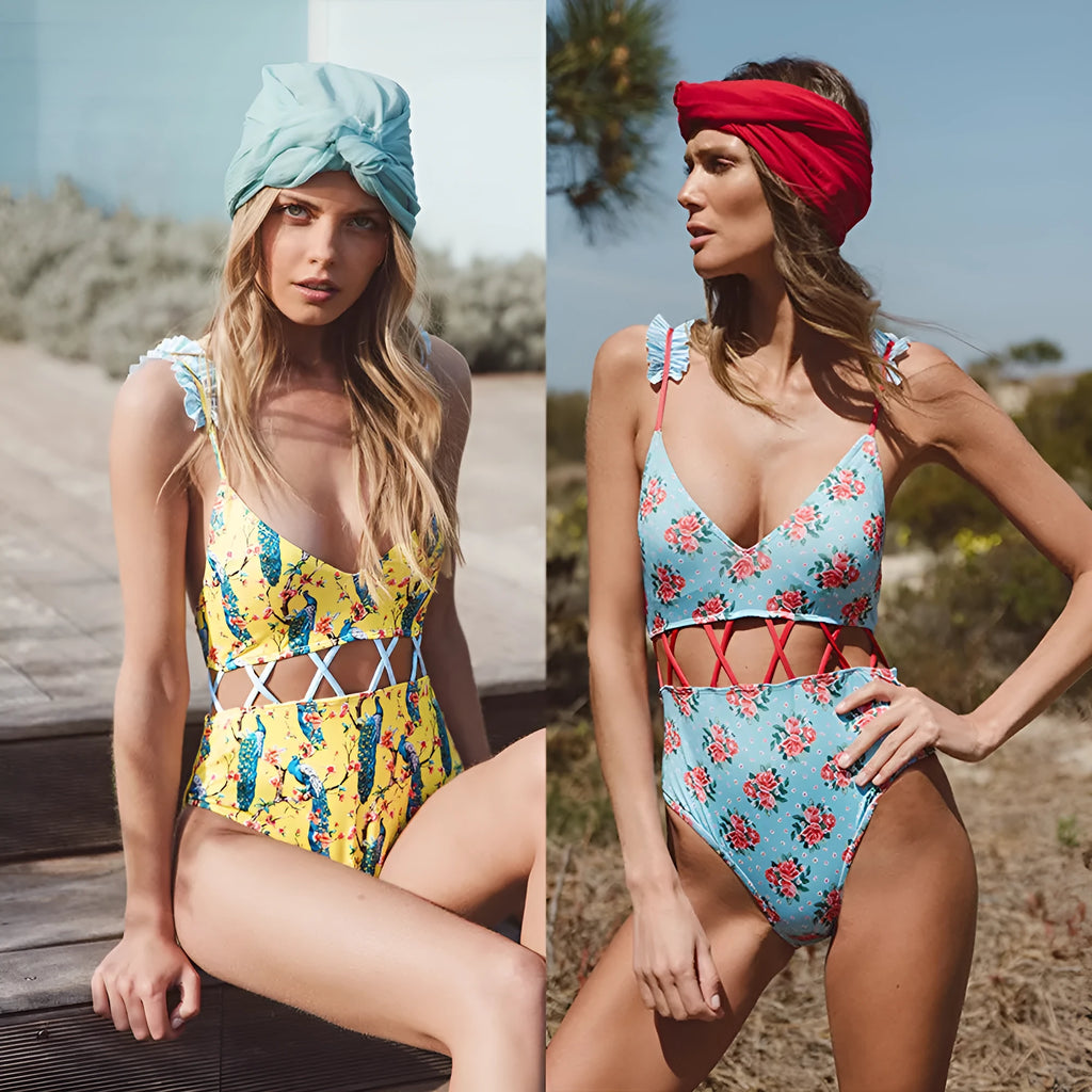 Blue splice strap polyester bikini set for women on Summer beach