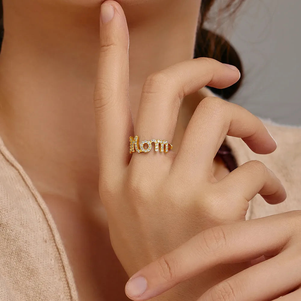 S925 sterling silver women's ring with English Mom letter design, refined zircon accent, platinum or gold colour, sizes 6-9