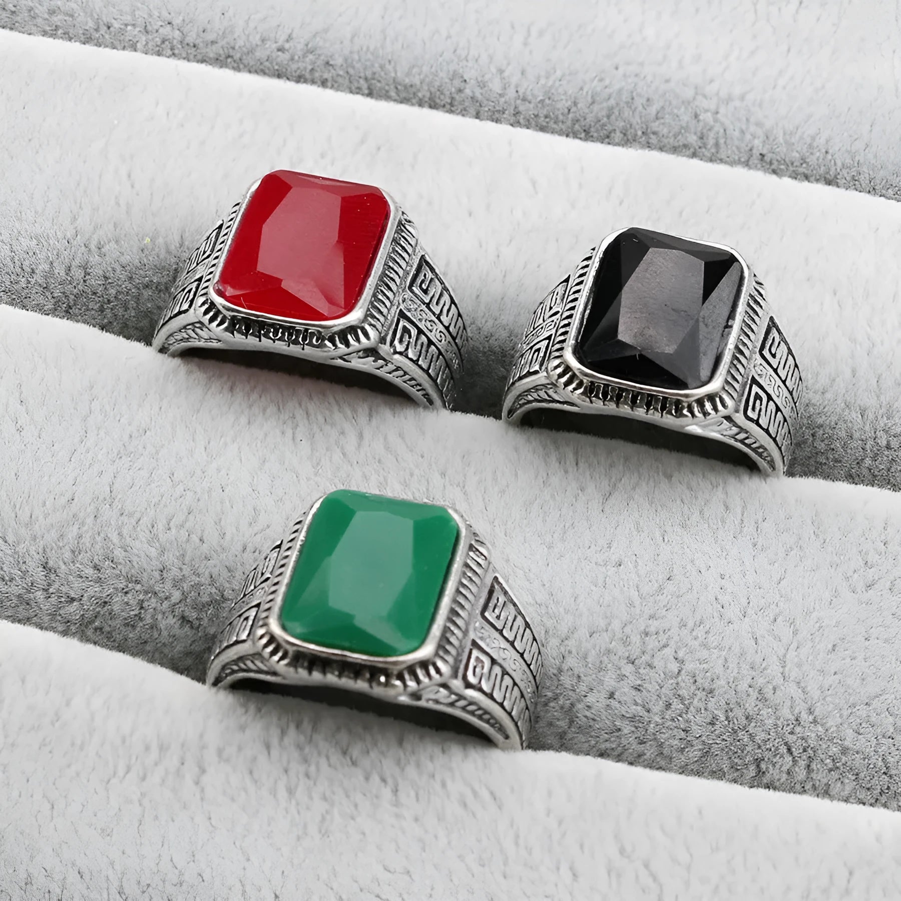 Alloy geometric ring with electroplated finish and artificial gem inlay in ancient silver colour, size 8