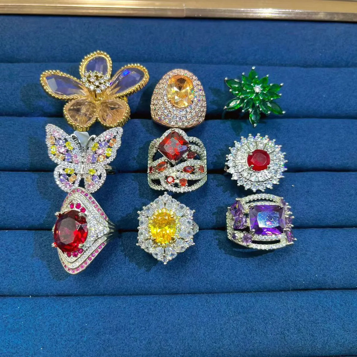 Ten piece heart ring set in copper with real gold plating and zircon detailing