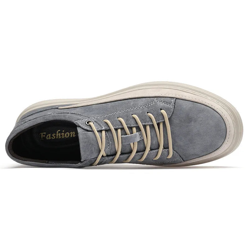 Men's grey casual skate shoes with pigskin upper and rubber sole lace-up design