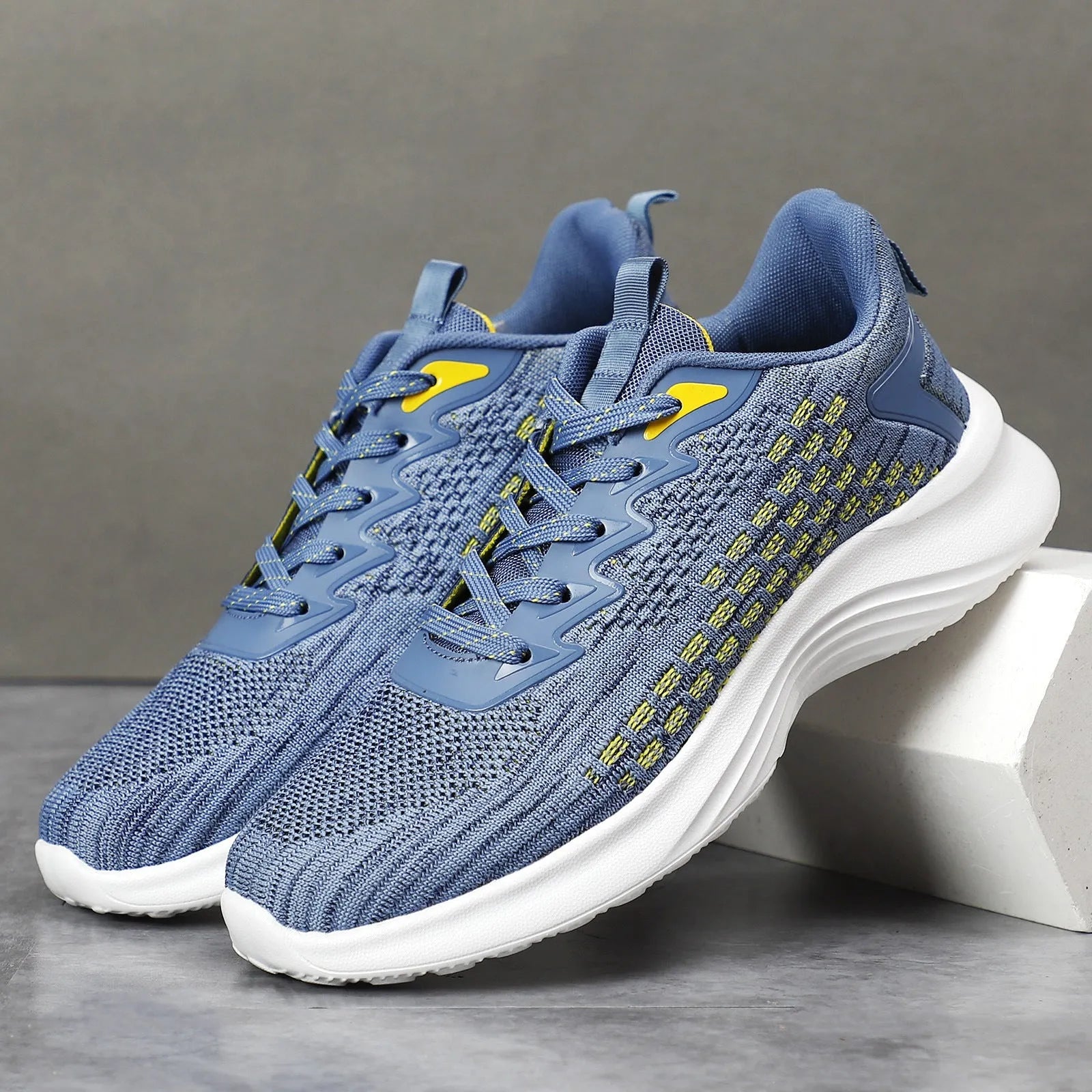 Lavender purple women's Flyknit running shoes with striped pattern and EVA sole.
