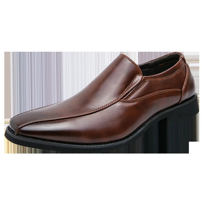 Men's black pointed toe patent leather casual shoes with flat rubber sole