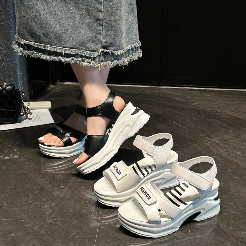 Small muffin platform beach sandals with PU upper, rubber sole, round toe, Velcro strap, creamy-white or black.