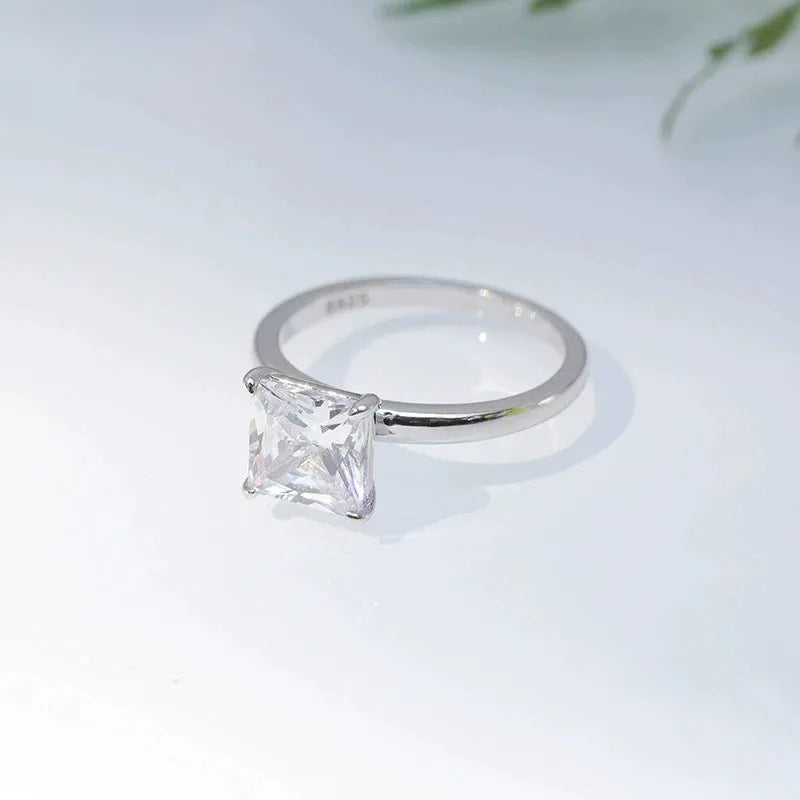 Simple geometric 925 silver ring for women in silver, gold, and rose gold finishes.