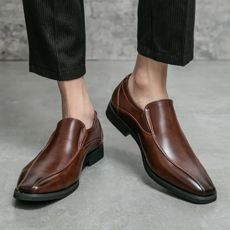 Men's black pointed toe patent leather casual shoes with flat rubber sole