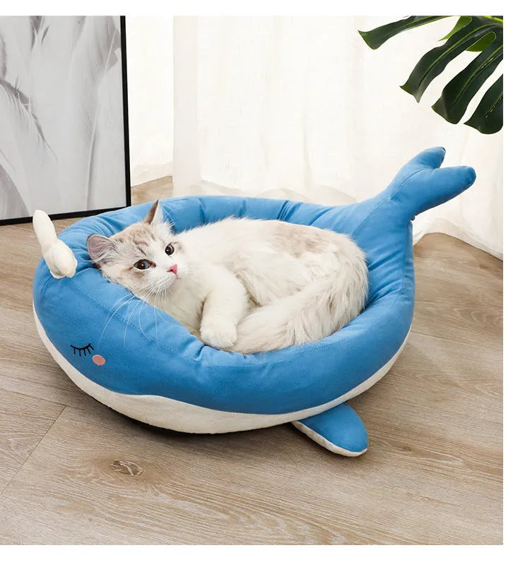 Blue duck-shaped pet bed for small dogs and cats with soft polyester material