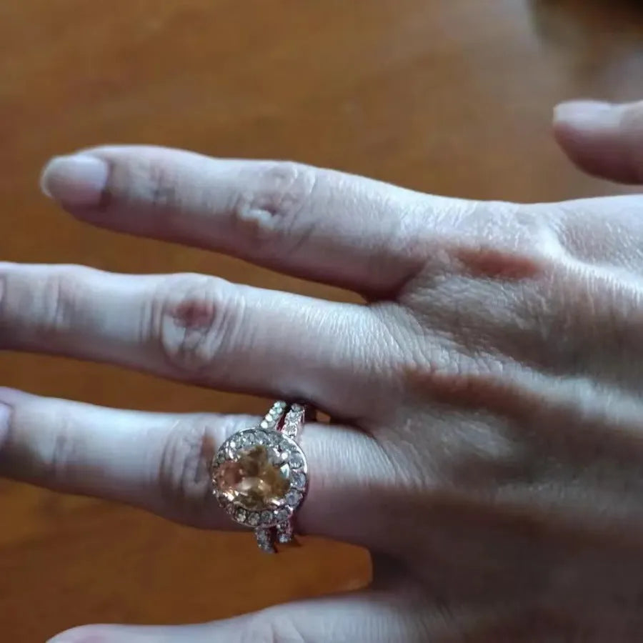 Rose gold electroplated alloy ring with micro-inlaid zircon, geometric shape, sizes 5 to 11