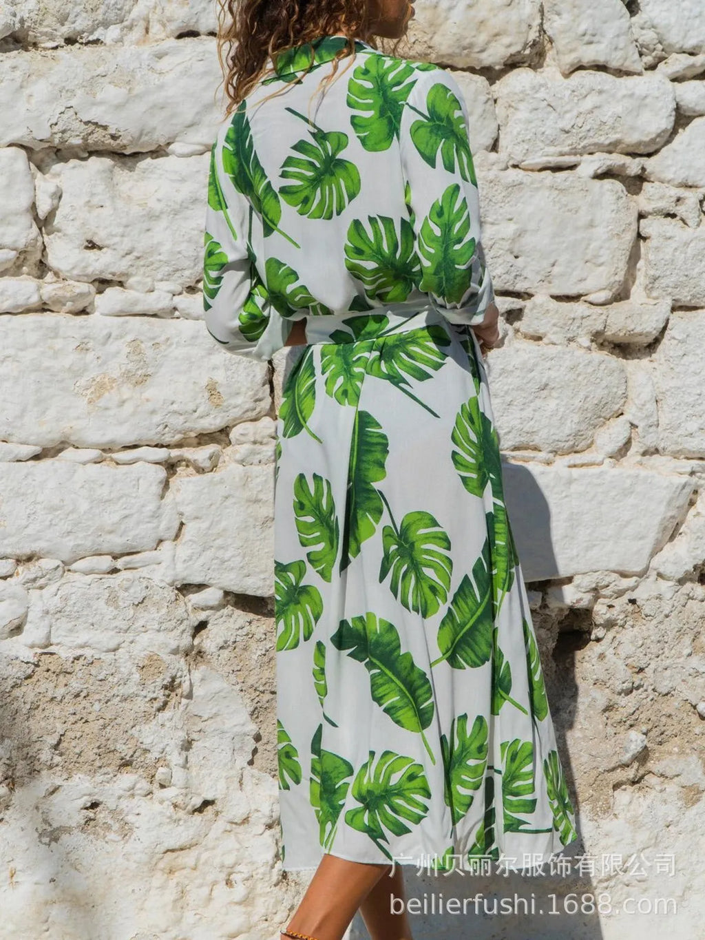 Women's V-neck chiffon dress with high waist and A-line skirt in printed design