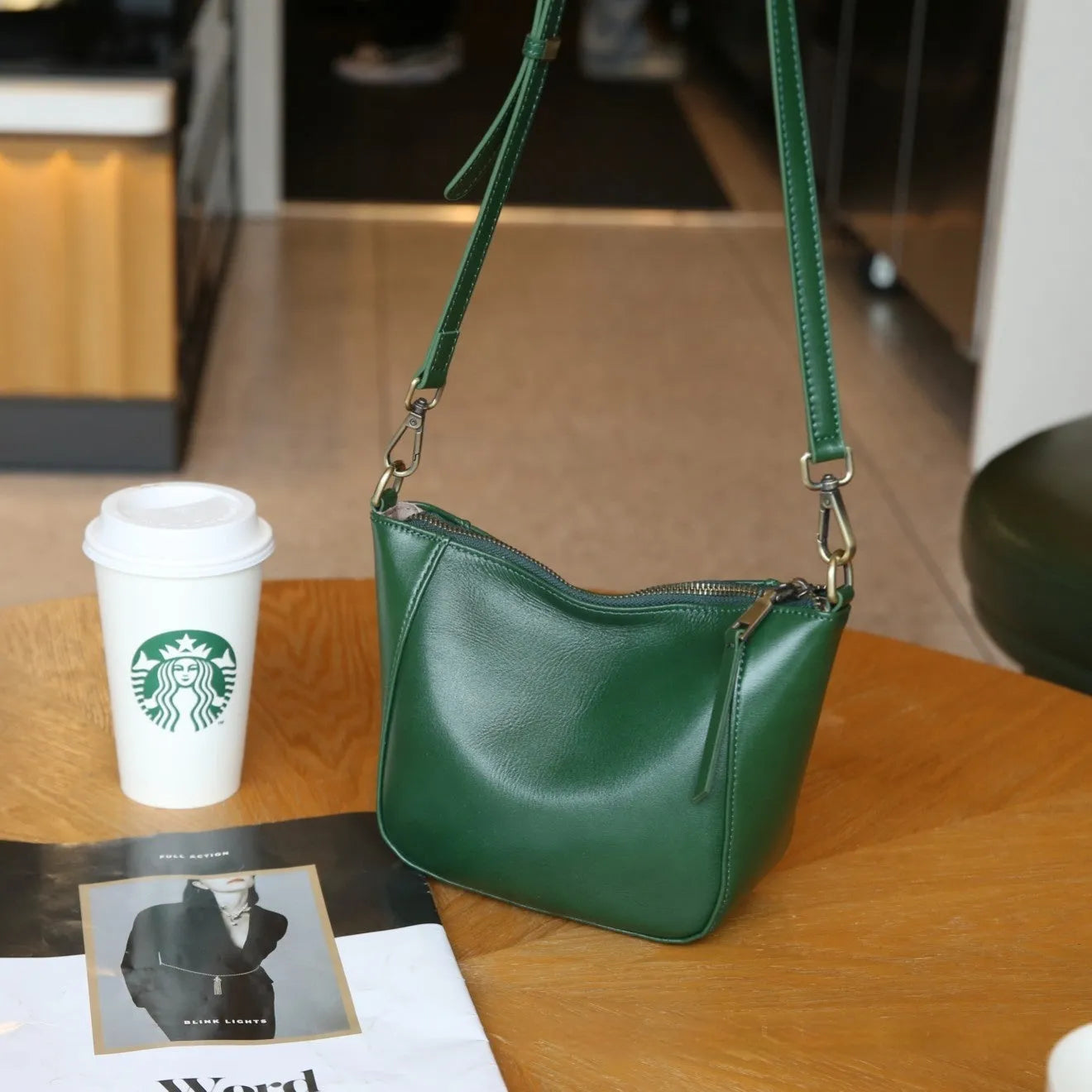 Ladies' top-grain leather handbag in vertical square shape with single strap, 18cm tall, in milk apricot colour