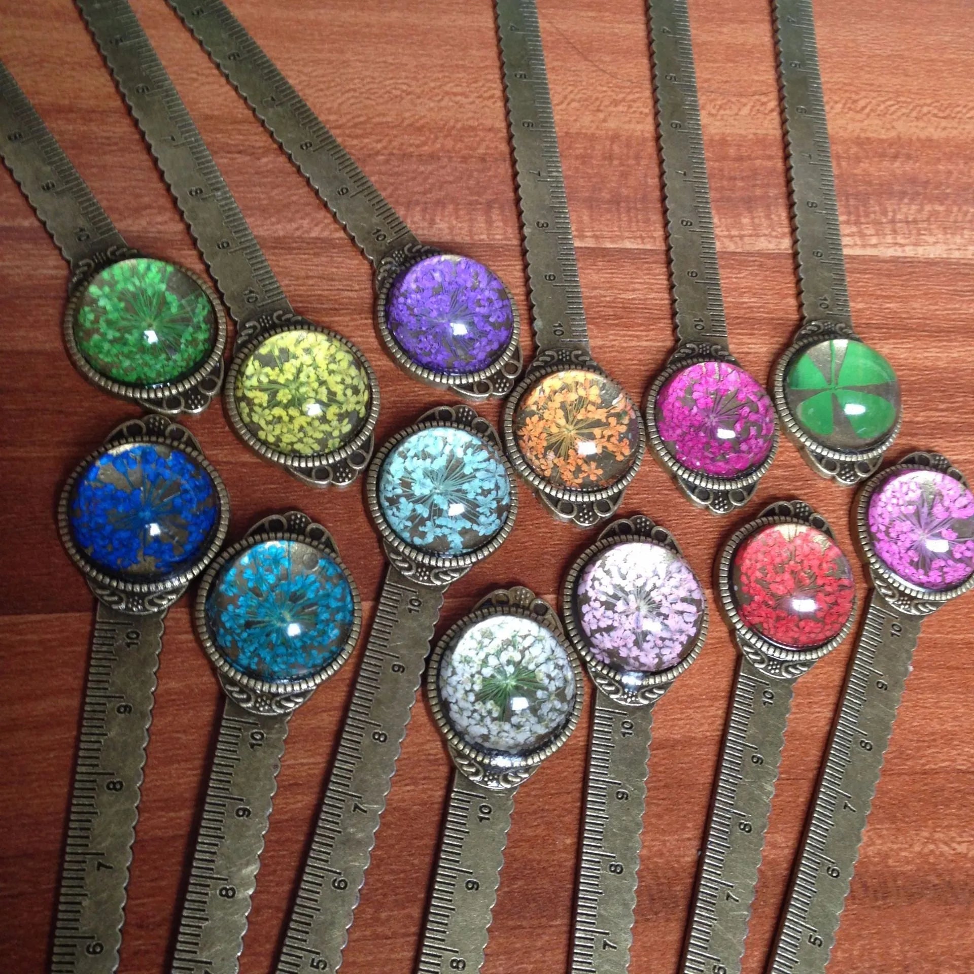 Handmade dried gypsophila flower bookmark ruler with lace flowers and four-leaf clover design