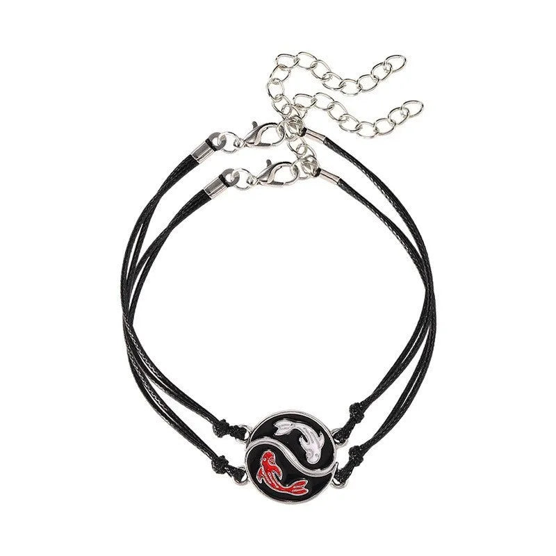 Geometric eight-diagram alloy bracelet with electroplated finish on wrist
