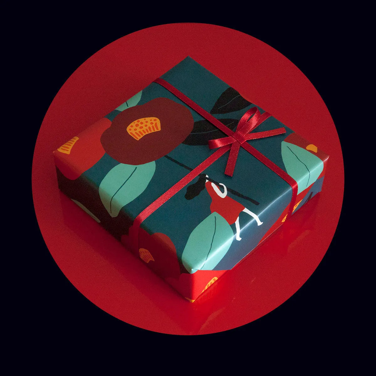 Green waterproof gift wrapping paper with camellia leaflet and black ribbon for gift box