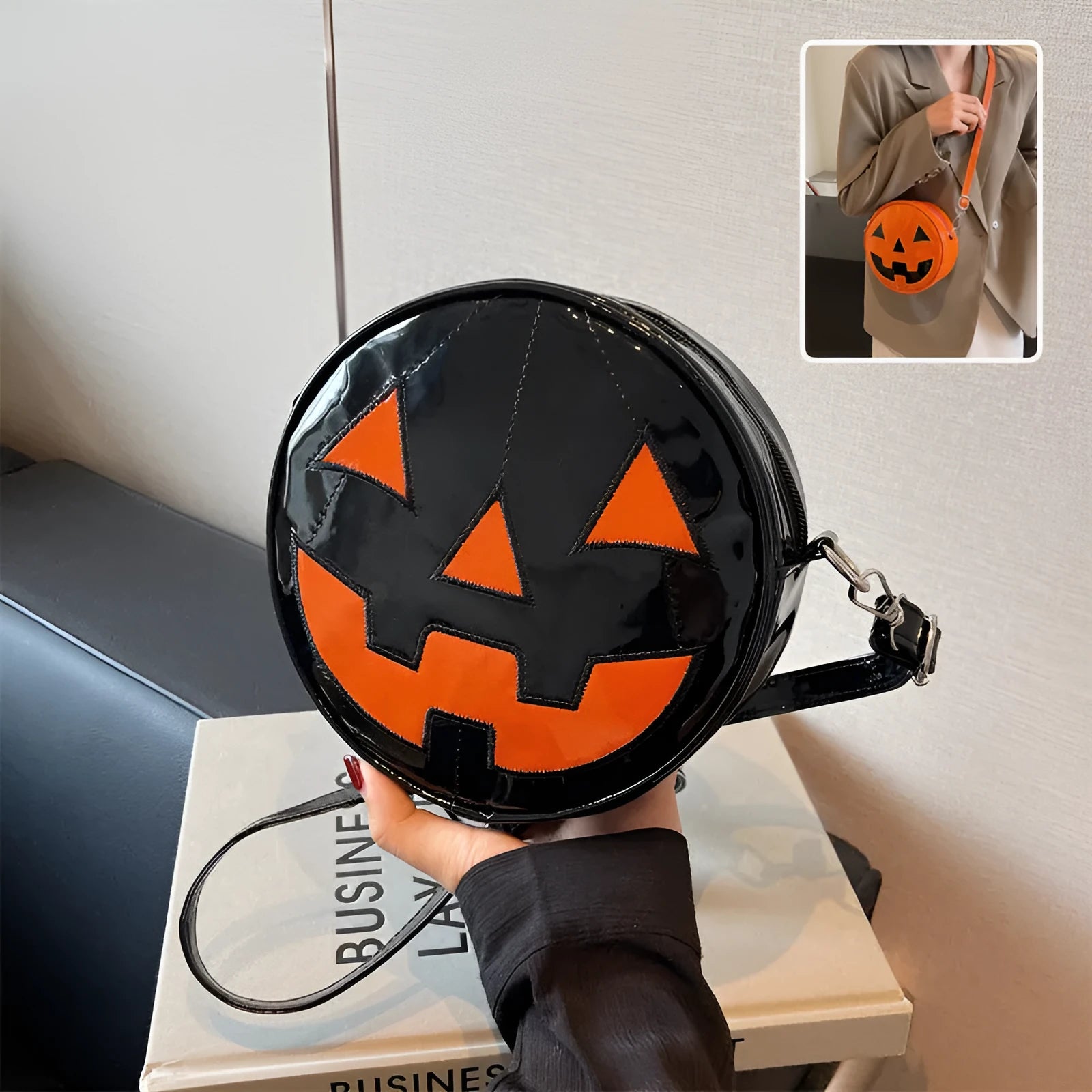Small round pumpkin-shaped PU shoulder bag in orange for Halloween