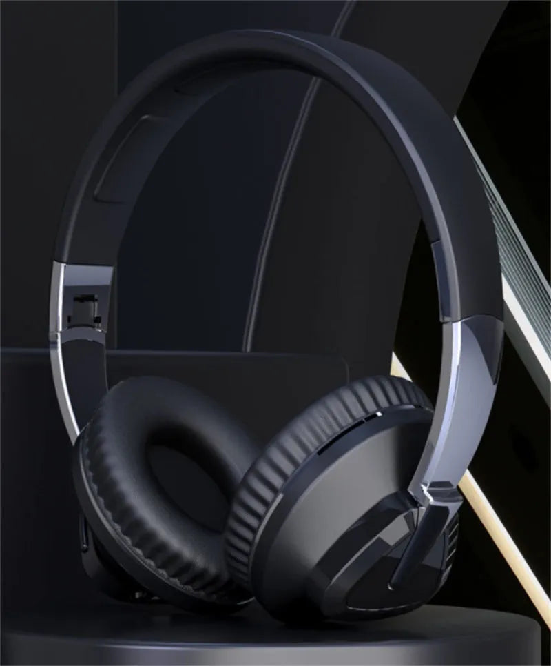 H3 wireless Bluetooth headset in black with all-inclusive ear cups and integrated controls
