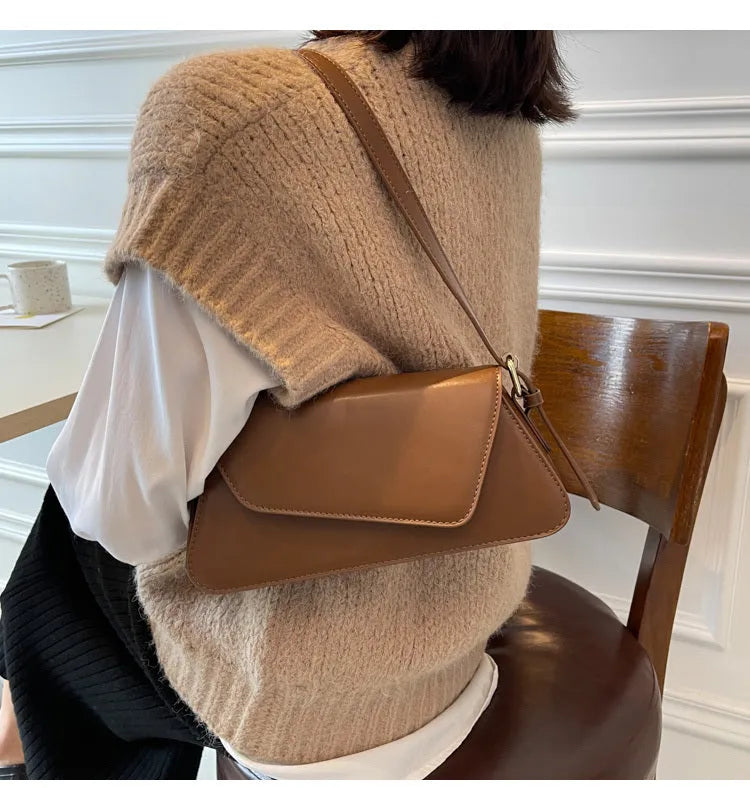 Niche small square PU messenger bag one-shoulder commuting leisure khaki colour 26x11x5cm