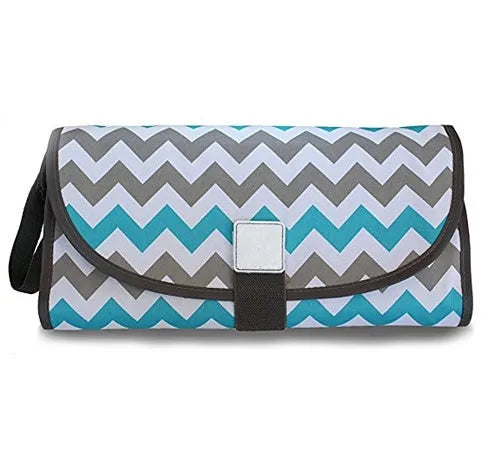 Portable diaper changing mat in oxford cloth, 70 x 50cm, folded size 38 x 17cm, with toy rings and strap