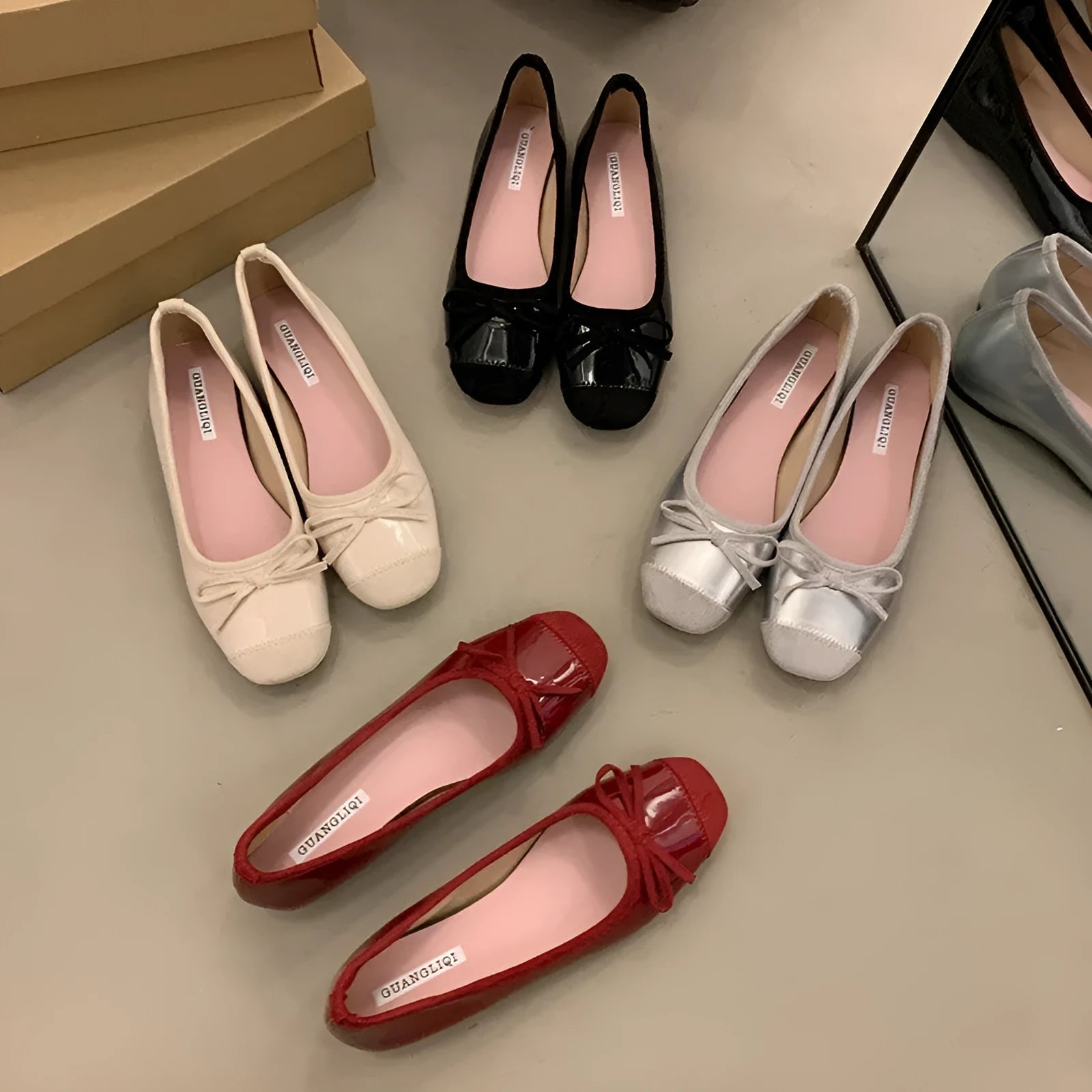 Women's retro ballet flats in Mary Jane style with bow detail and square toe