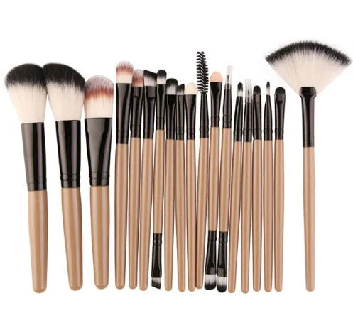 MAANGE 18-piece makeup brush set with fan-shaped contouring brushes