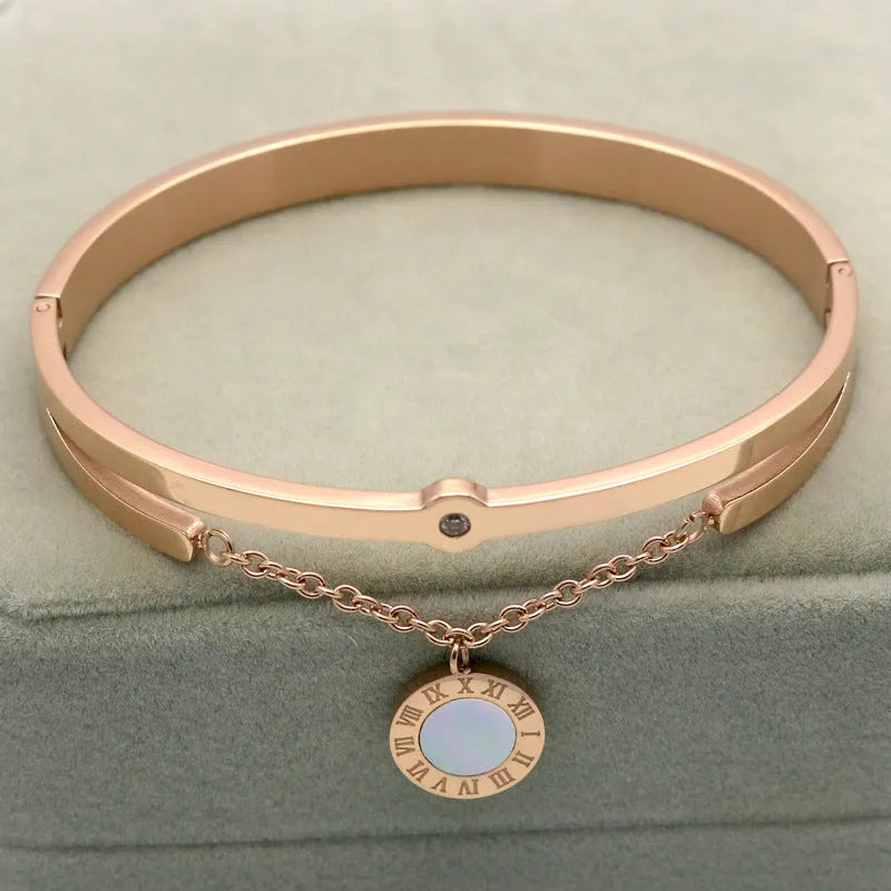 Roman numeral fringed bracelet for women, zinc alloy, 17cm, gold silver rose gold, black or white shell