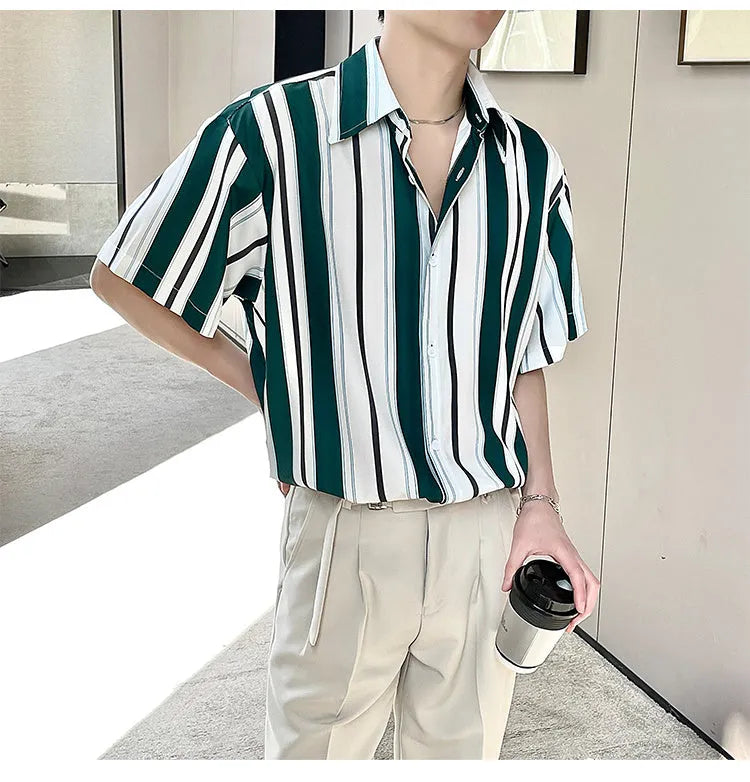 Loose casual colour-block top in green with pointed collar made from yarn-dyed fabric