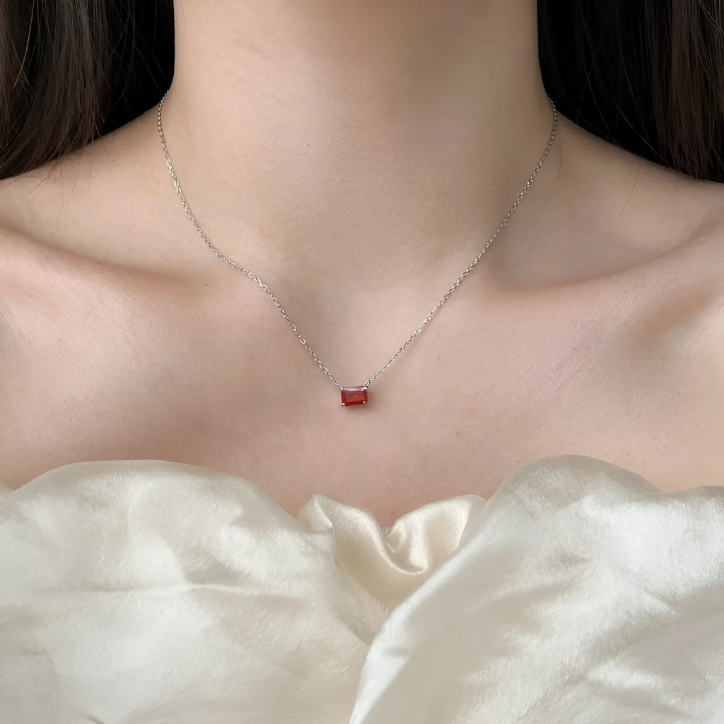 Women's four-claw square clavicle chain in 925 sterling silver with electroplated finish, Platinum White Diamond colour