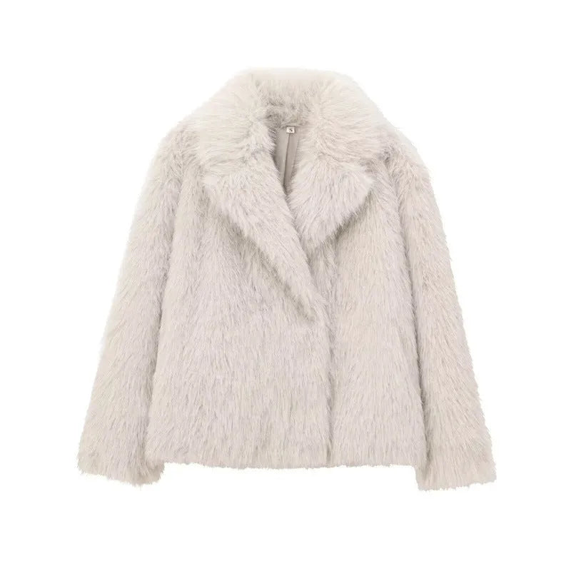 Women's solid color faux fur jacket with lapel collar and long sleeves in beige