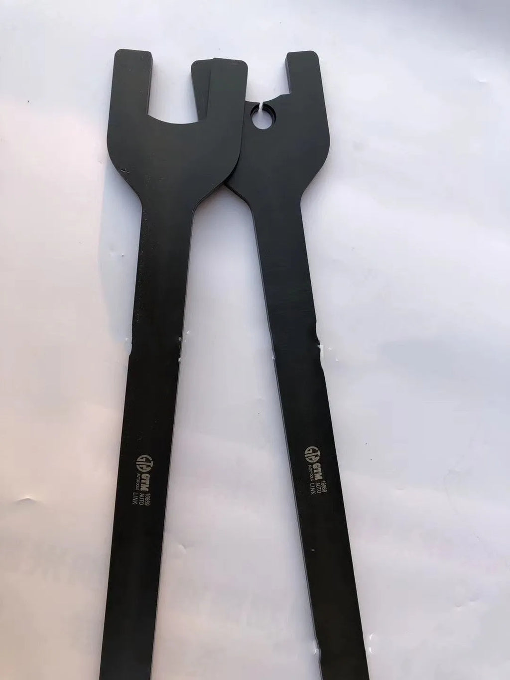 Land Rover fan support wrench set showing 36mm and 40mm alloy steel spanners.