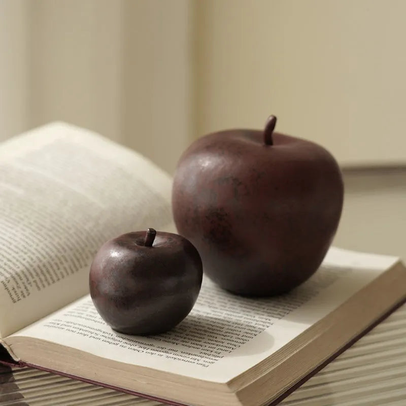 Ceramic apple ornament in retro Chinese style for desktop decoration